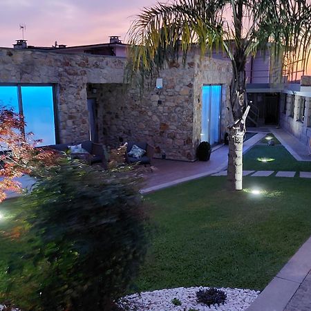 Deluxe Villa Home, Peace & Spa วิลาโดคันด์ ภายนอก รูปภาพ