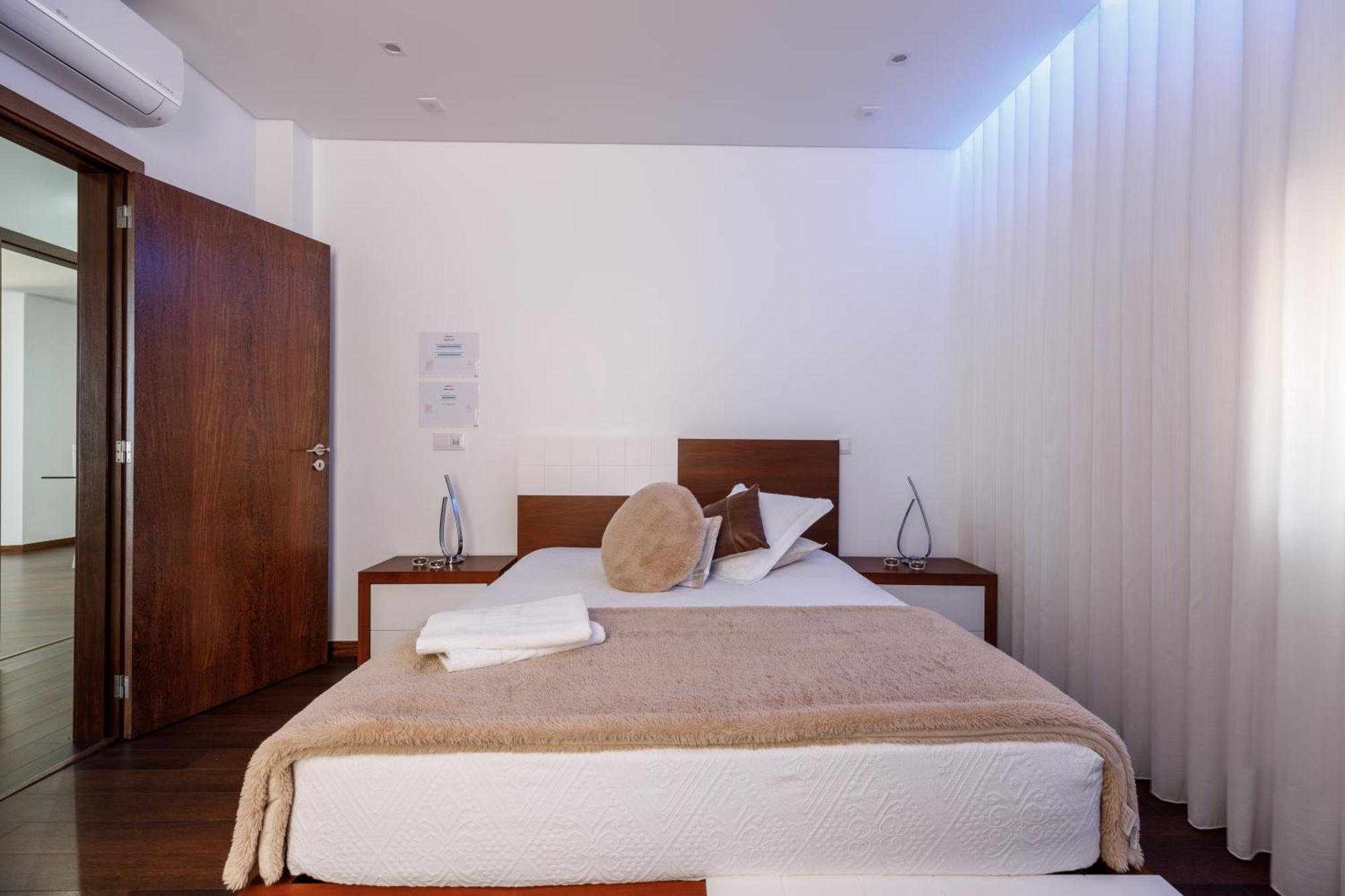 Deluxe Villa Home, Peace & Spa วิลาโดคันด์ ภายนอก รูปภาพ